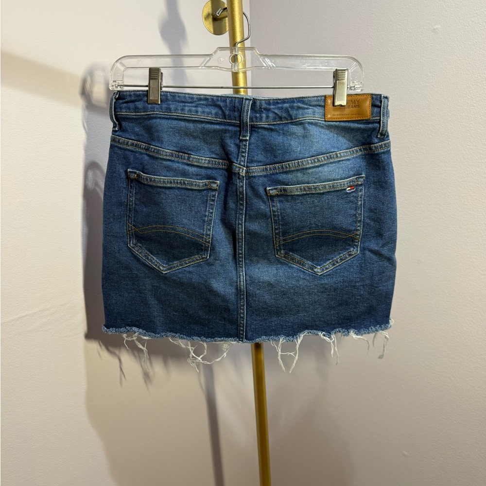 Tommy Jeans Denim Mini Skirt Med Wash Raw Hem Side Zips Blue Sz 32 Biker Plus Sz - Picture 2 of 9